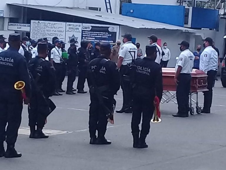 Acapulco dan último adiós a policía vial asesinado el lunes Revista