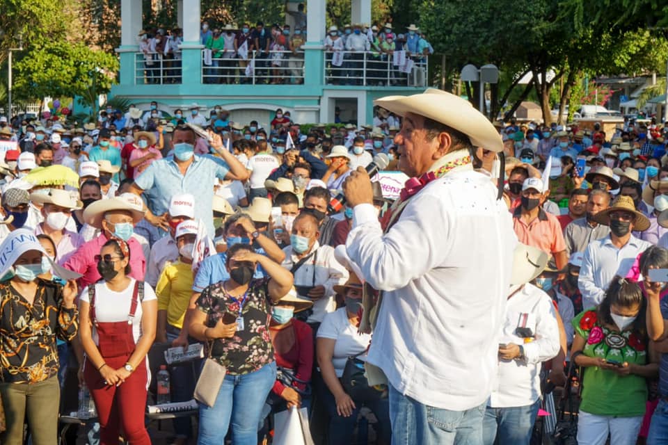 Félix Salgado Macedonio ofrece en Tierra Caliente mejorar servicio de Salud