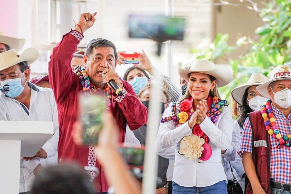 Félix Salgado Macedonio acusa que el INE ya adjudicó 1 mdp a Evelyn sin haber iniciado campaña