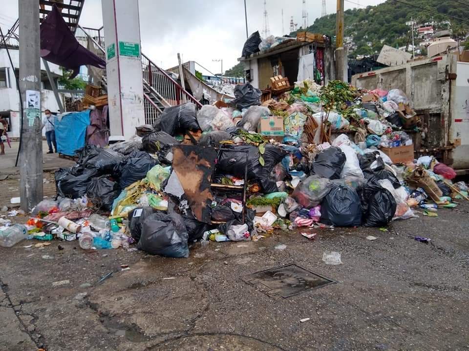 Gobierno del Estado entra al «rescate» de Acapulco por basura y desabasto de agua potable