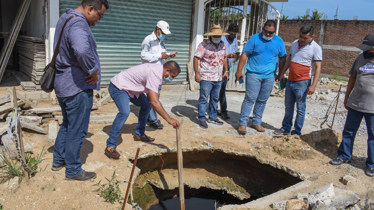 Reciben Ayuntamiento de Coyuca de Benítez con amenaza de emergencia sanitaria por drenaje y sin agua