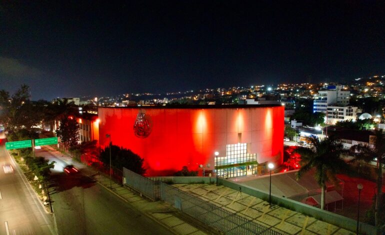 Iluminan de rojo el Congreso de Guerrero por el Día Mundial de la Lucha contra el VIH-Sida