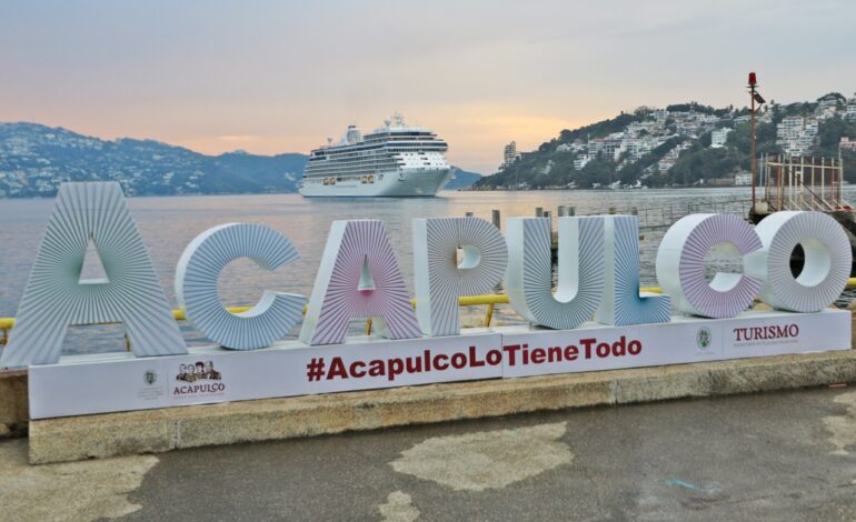 Arriba el Seven Seas Splendor, último crucero del año en Acapulco