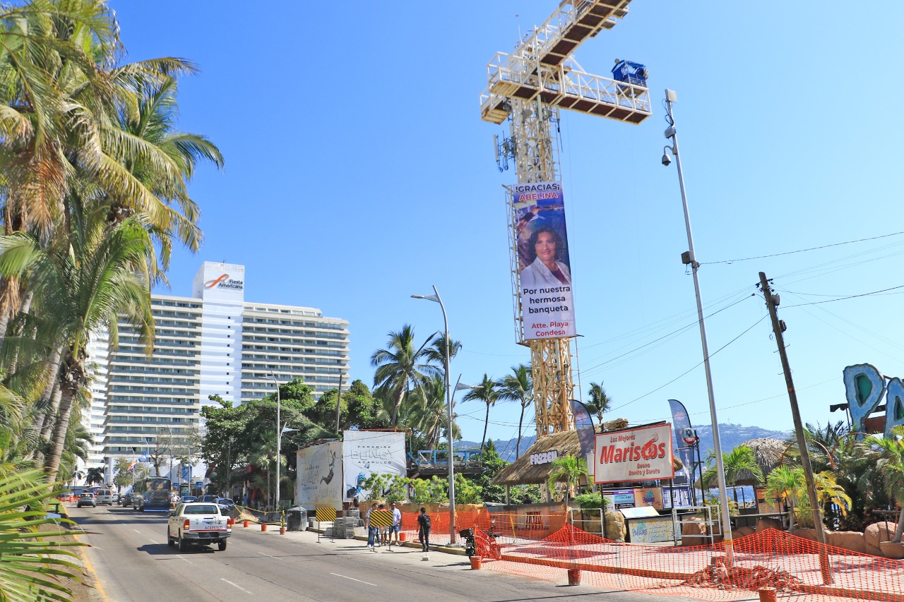 Agradecen empresarios a Abelina López por obras en la Condesa