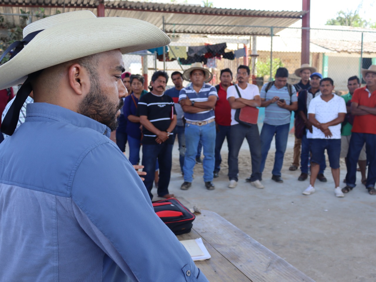 Atienden demandas de habitantes de Bienes Comunales de Cacahuatepec