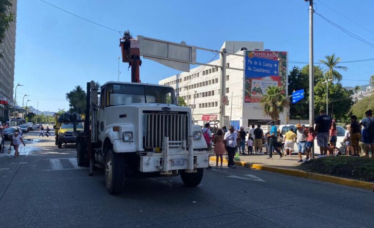 Restablece Movilidad y Transporte semáforos en Costera