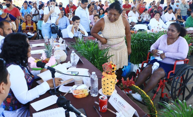 Encabeza Abelina López Cabildo abierto en La Poza