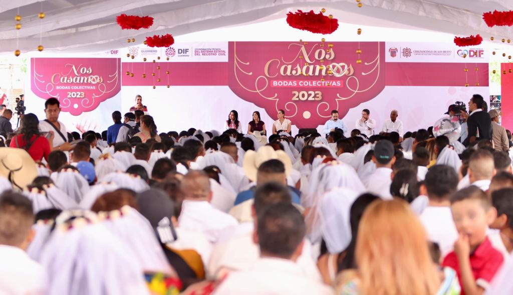 Celebra Evelyn Salgado Bodas Colectivas en Día del Amor y la Amistad en Chilpancingo