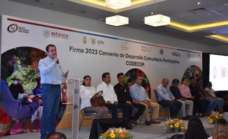 Renueva Media Luna convenios con 11 Codecop y 9 cooperativas pesqueras de Cocula y Eduardo Neri