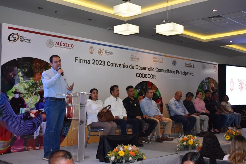 Renueva Media Luna convenios con 11 Codecop y 9 cooperativas pesqueras de Cocula y Eduardo Neri