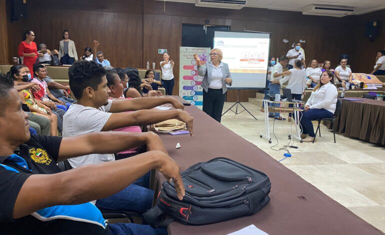 Continúa Gobierno de Acapulco impartiendo taller sobre violencia de género a comisarios y delegados