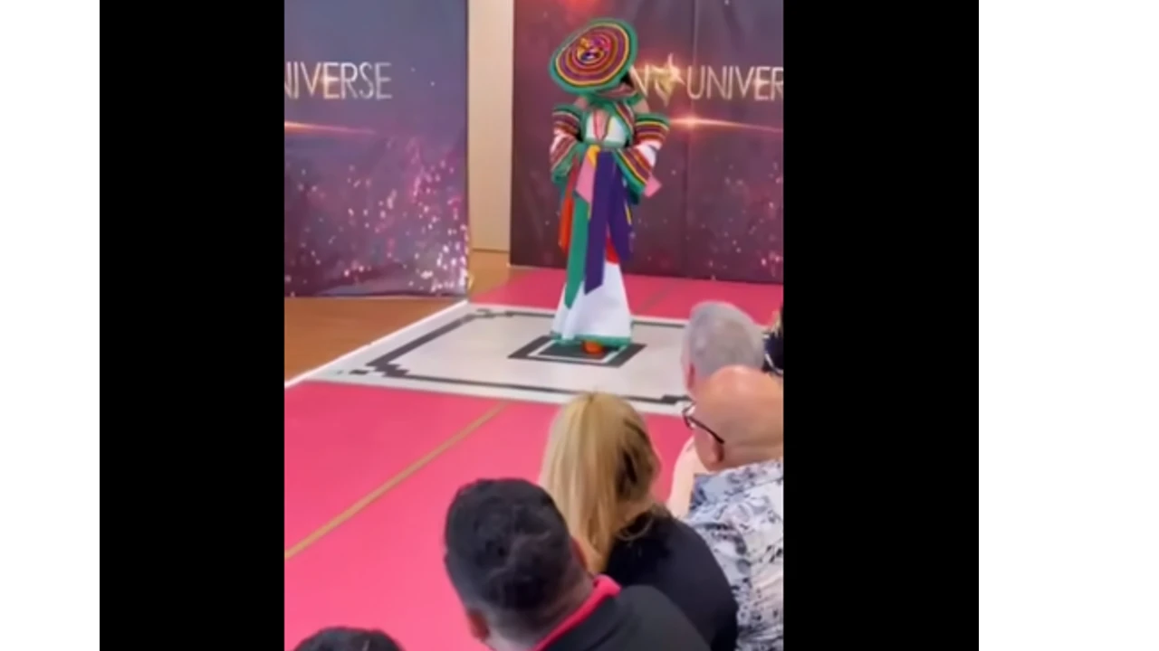 Vestido con diseño guerrerense gana concurso internacional de traje típico en España