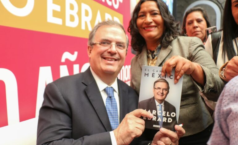 Asiste Abelina López a la presentación del libro «El Camino de México» de Marcelo Ebrard Casaubon