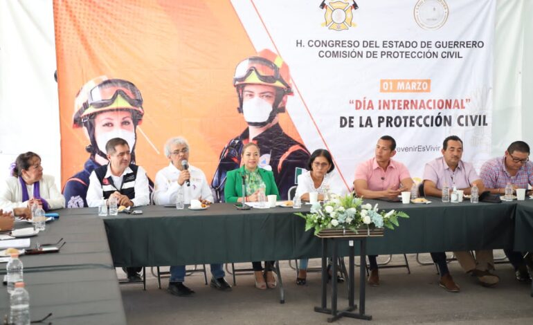 Protección Civil capacita a trabajadores del Congreso de Guerrero