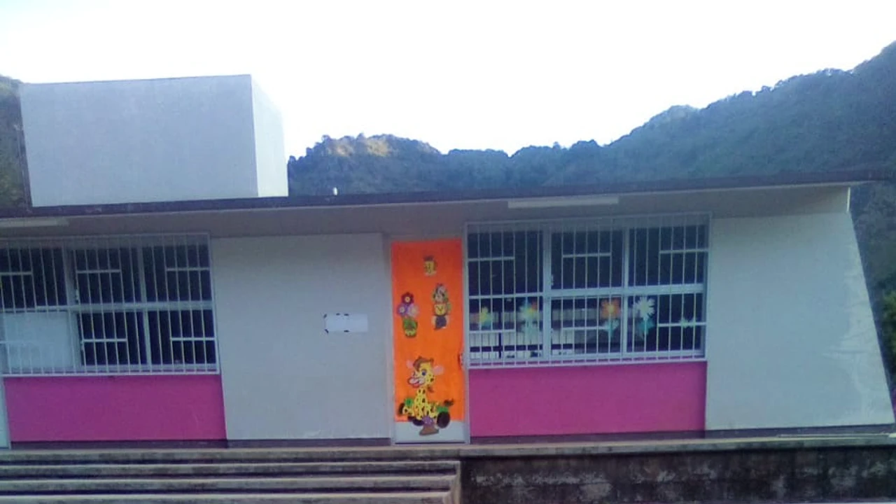 La SEG retira a la única maestra en Rincón de Chautla; 22 niños se quedan sin clases, denuncia la CRAC