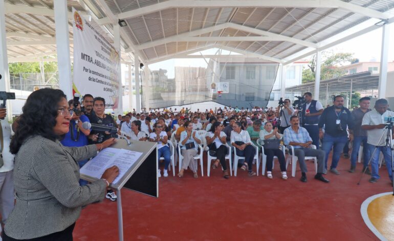 Inaugura Abelina López, techumbre en Casa del Trabajador de CAPAMA