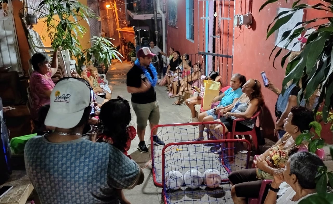 «Estamos para servirles y apoyarles», expresa Jacko Badillo en La Candelaria