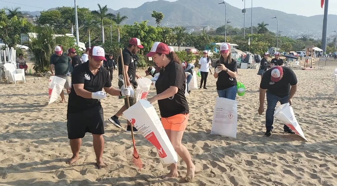 Equipo Pargo de Jacko Badillo se suma a campaña de limpieza en Acapulco