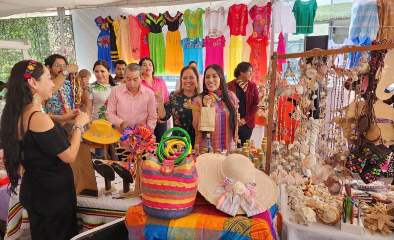 Dio inicio el bazar de la comunidad LGBTTTIQ+ en el Congreso de Guerrero