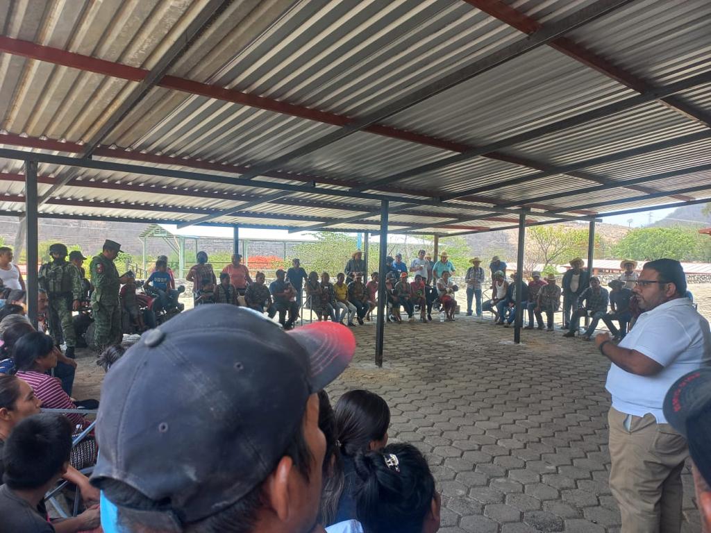 Hay presencia del gobierno estatal y fuerzas de seguridad en la comunidad de Tomixtlahuacán, municipio de Cuetzala