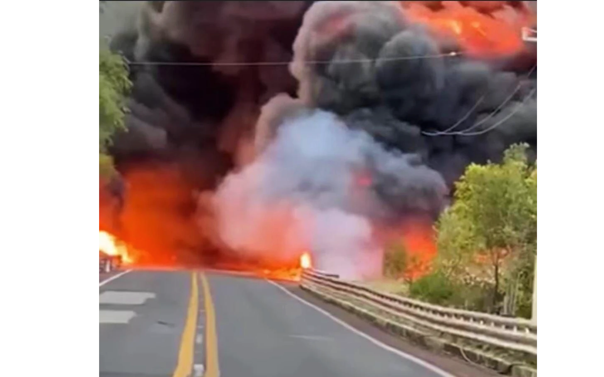 Estalla pipa en la Autopista del Sol