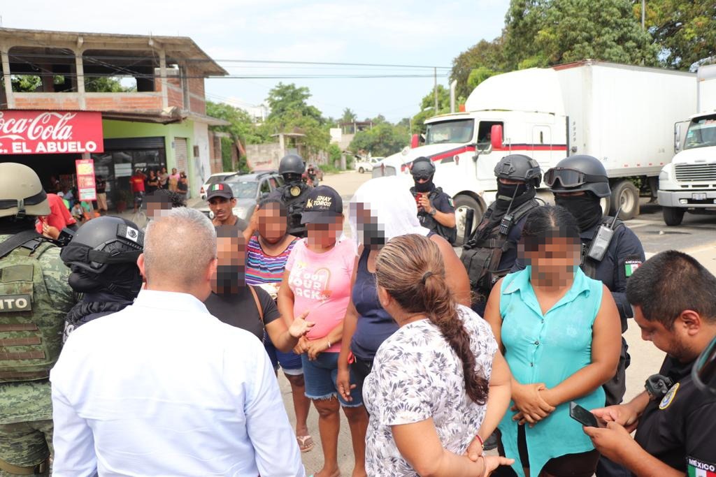 Fiscal Regional de Acapulco libera la vía carretera Pinotepa-Nacional de bloqueo de civiles