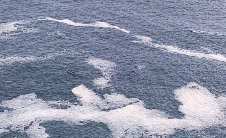 Marina y Protección Civil de Guerrero buscan a pescador extraviado en el mar