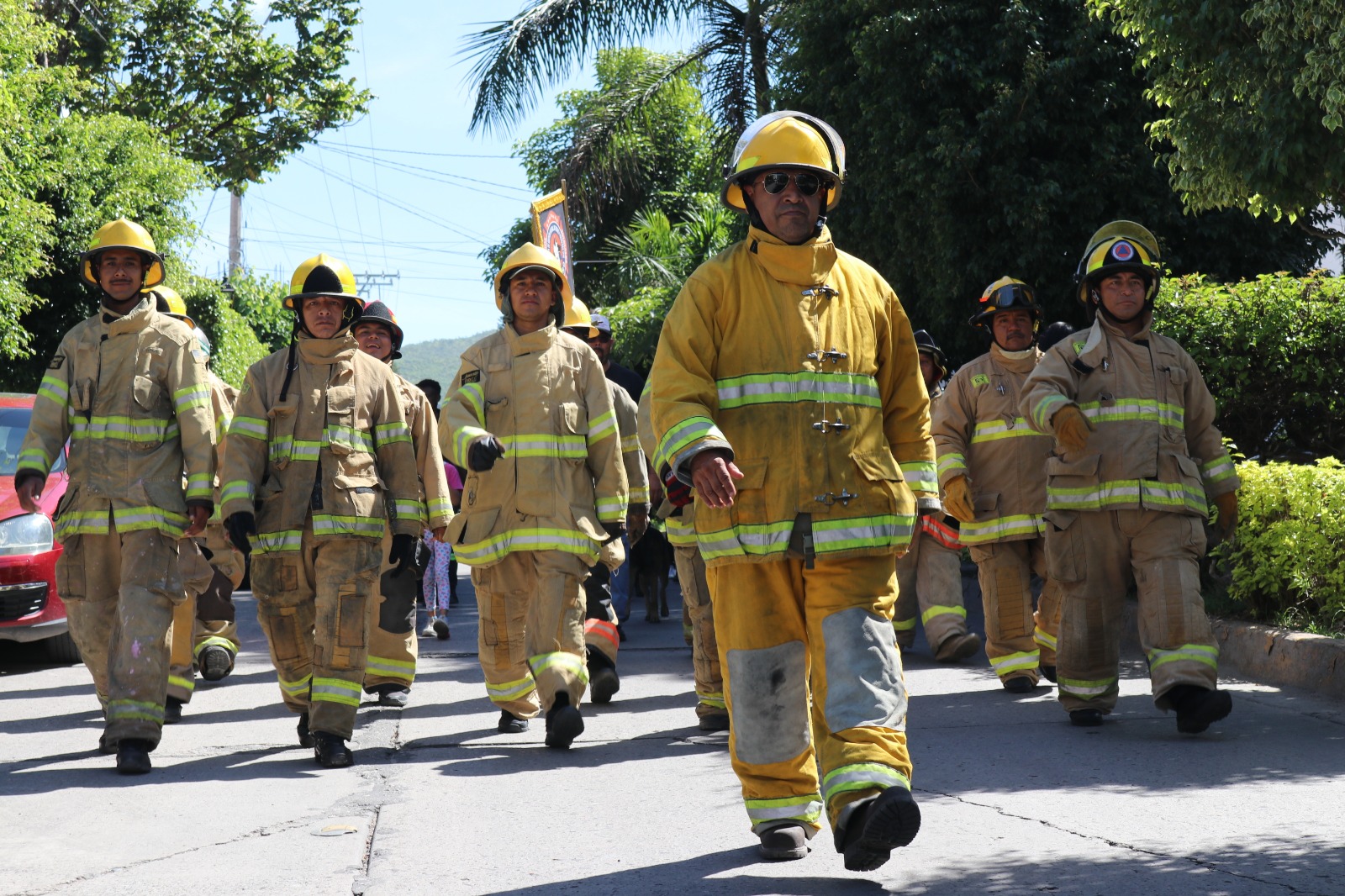 Con un desfile personal de la Secretaría de Gestión Integral de Riesgos y Protección Civil, conmemora el Día de la y el Bombero