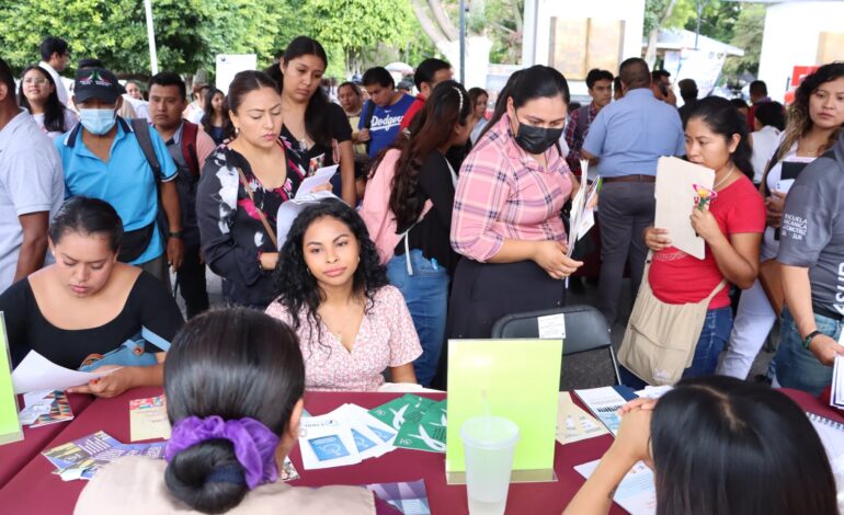 Se ofertaron más de 400 opciones laborales para las juventudes de Chilpancingo