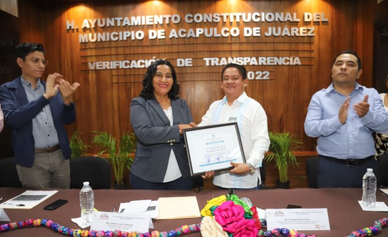 Recibe Gobierno de Abelina López Rodríguez reconocimiento por alto porcentaje en transparencia