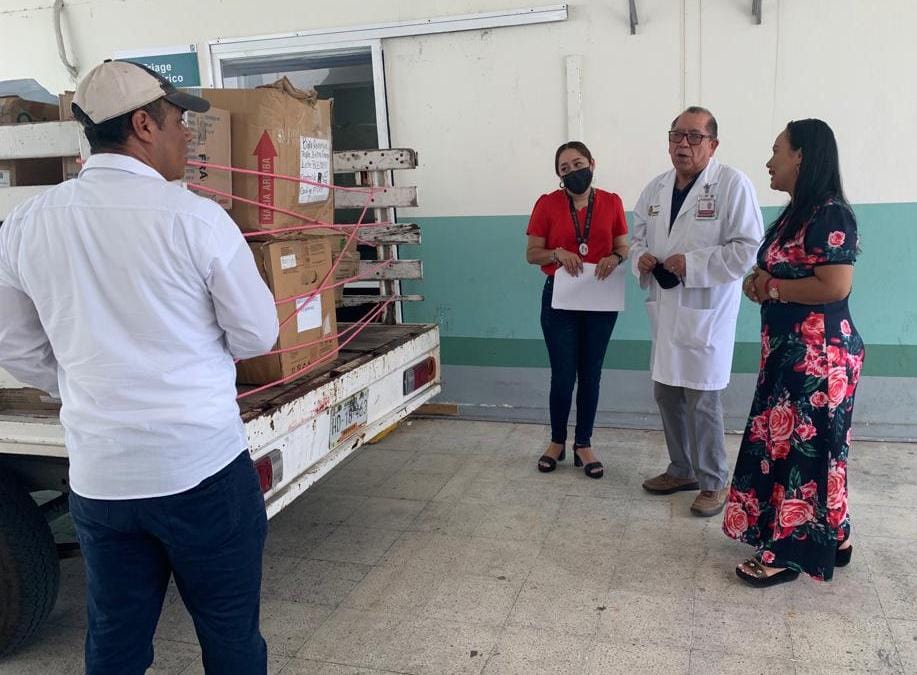 Entrega Gobierno de Abelina López Rodríguez donativo de insumos al Hospital Donato G. Alarcón