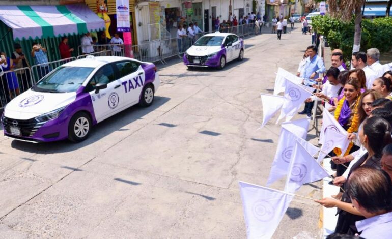 Evelyn Salgado pone en operación Transporte Violeta en Zumpango del Río