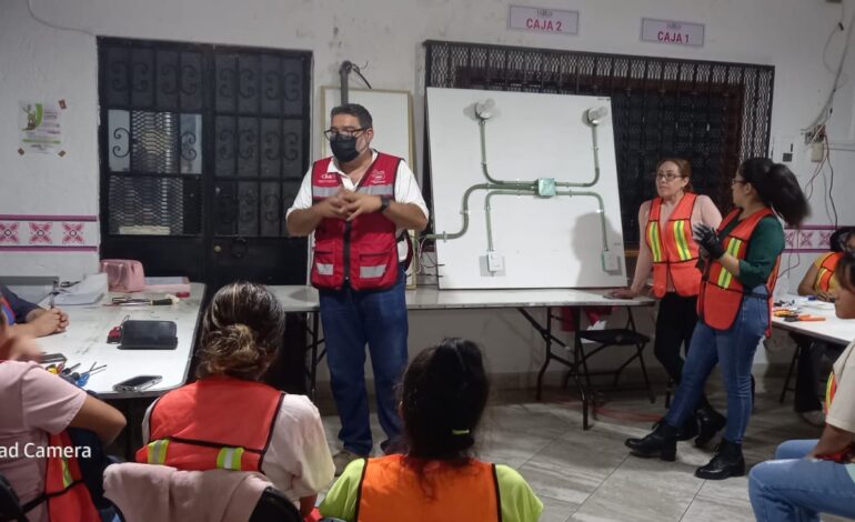 La Secretaría de la Mujer capacita a este sector en instalaciones eléctricas, red hidráulica y sanitaria