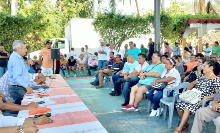 Entregan Kits de limpieza a escuelas de Coyuca de Benítez que resultaron afectados por el huracán Otis