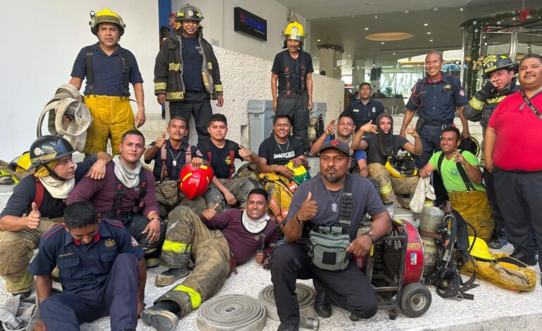 Controla Bomberos de Acapulco incendio en habitación del hotel Emporio