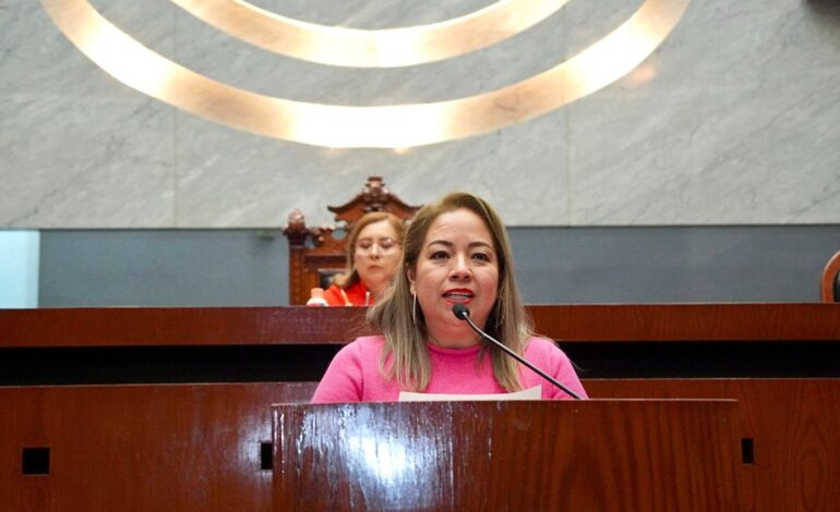 Patricia Doroteo Calderón presenta iniciativa para reformar la Ley de Seguridad Social de Servidores Públicos del Estado de Guerrero