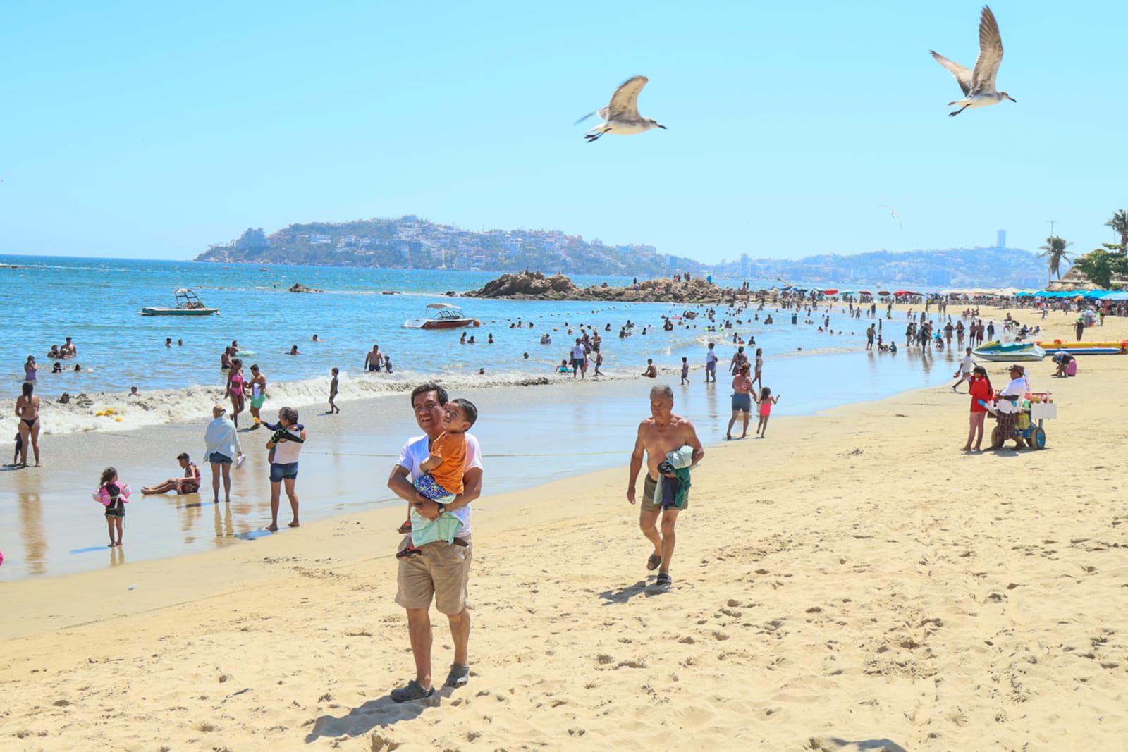 Los destinos turísticos de Guerrero viven un muy buen fin de semana largo