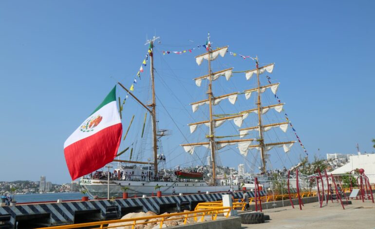 Develan el busto de Alexander Von Humboldt en Acapulco