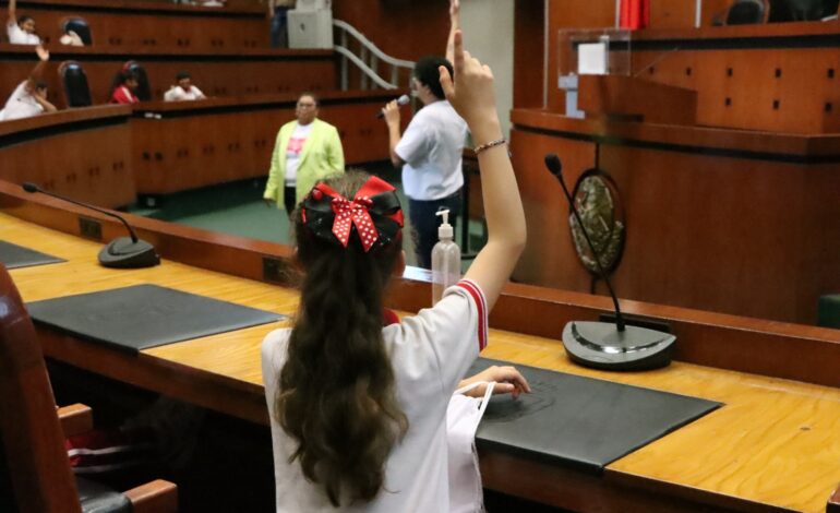 Realizan con éxito en el Congreso el Festival de las niñas, niños y adolescentes