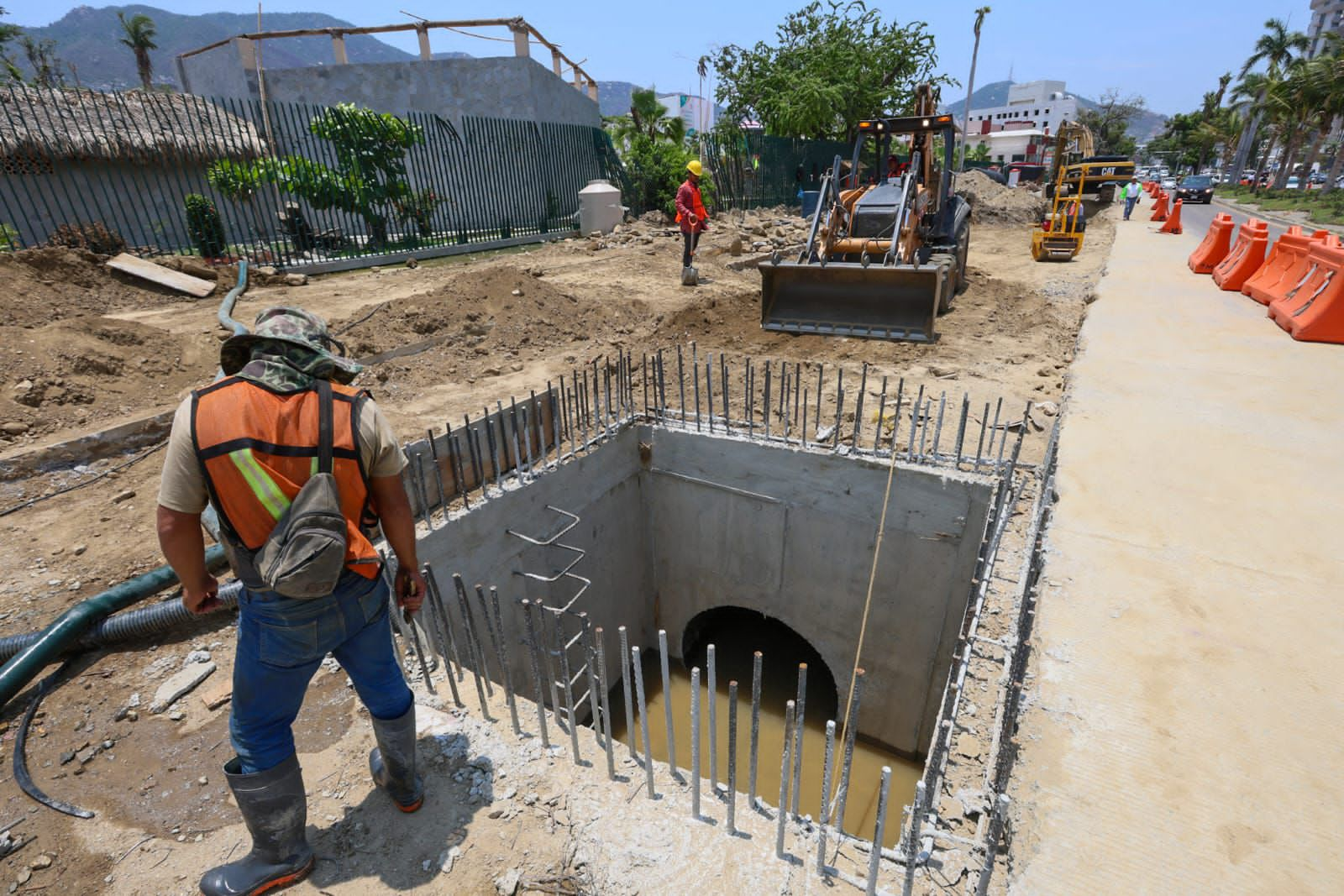 Supervisa Evelyn Salgado las obras de mejoramiento en los sistemas de drenaje sanitario y saneamiento de Acapulco