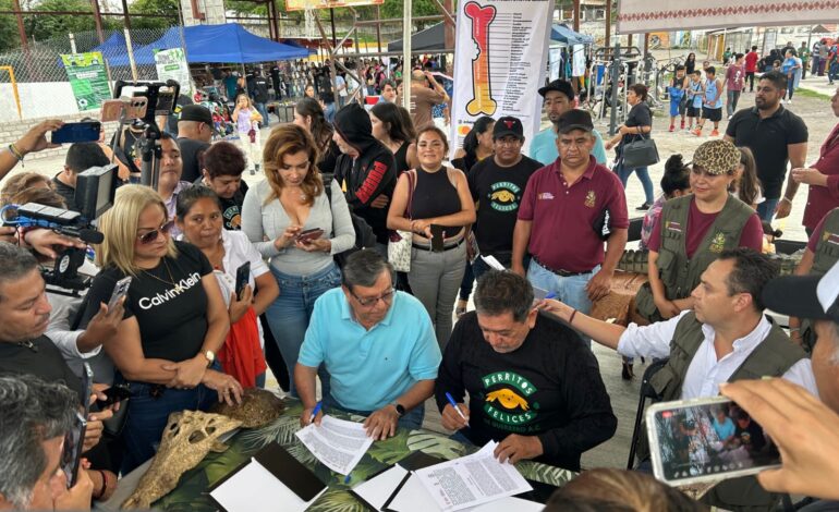 Firman la Semaren Guerrero y Perritos Felices convenio de coordinación en pro del bienestar animal