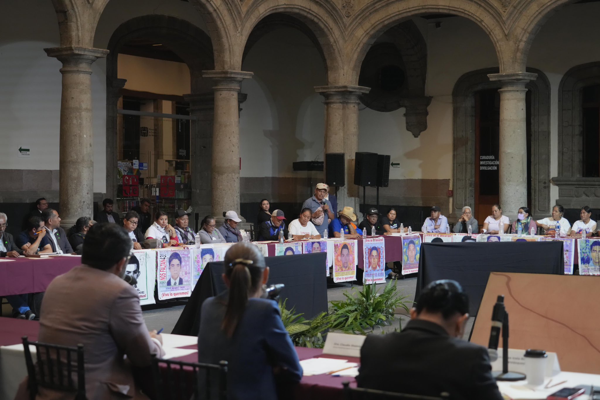 No se olvidará del caso Ayotzinapa, dice Claudia Sheinbaum a madres y padres de los 43