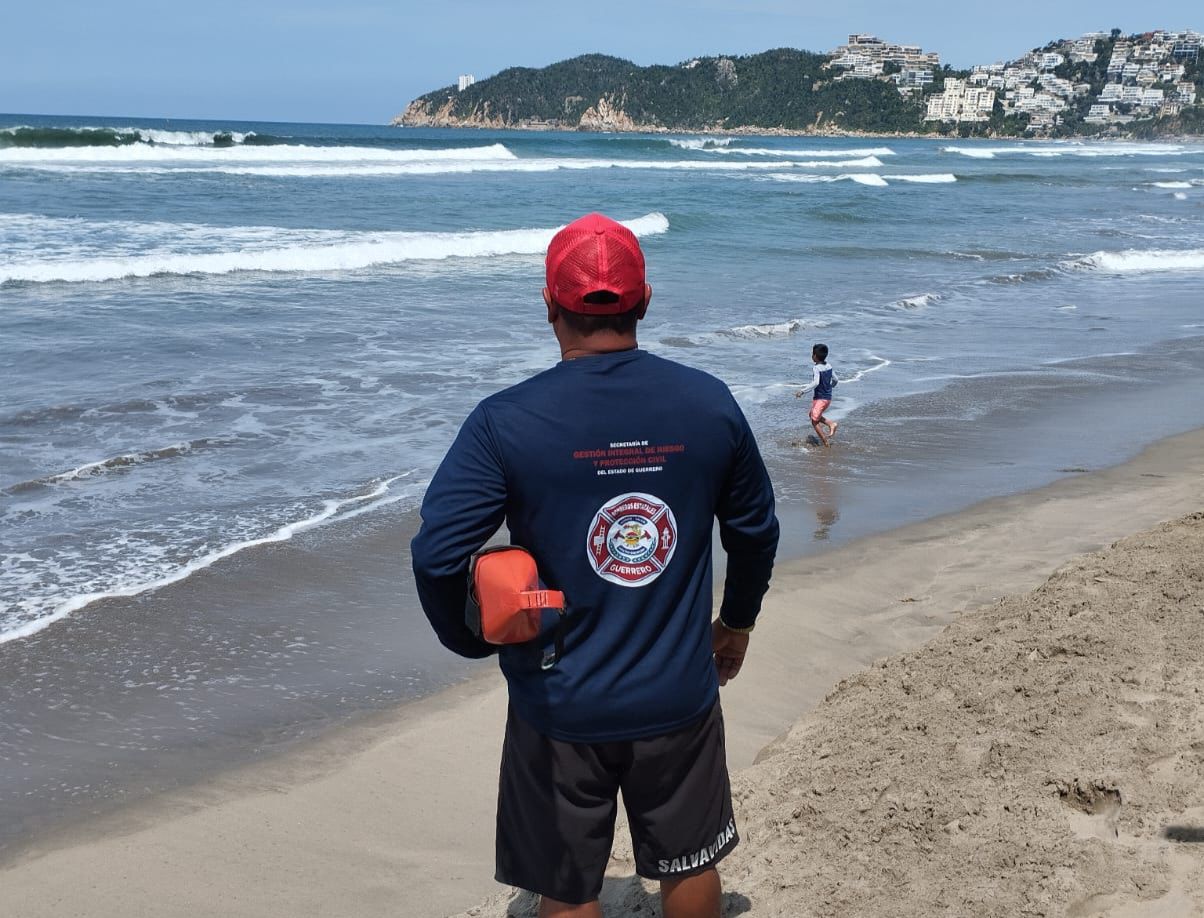 Instruye Evelyn Salgado, reforzar la presencia salvavidas y personal de protección civil, para brindar orientación a bañistas ante Mar de Fondo