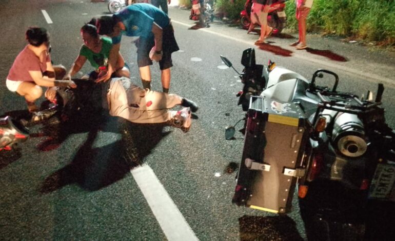 Menor intenta ganar el paso a motociclista en la calzada a Pie de la Cuesta; ambos resultan heridos