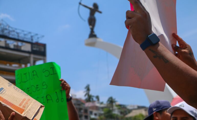 Colonos de Puerto Marqués y zonas aledañas bloquean la Costera para pedir agua