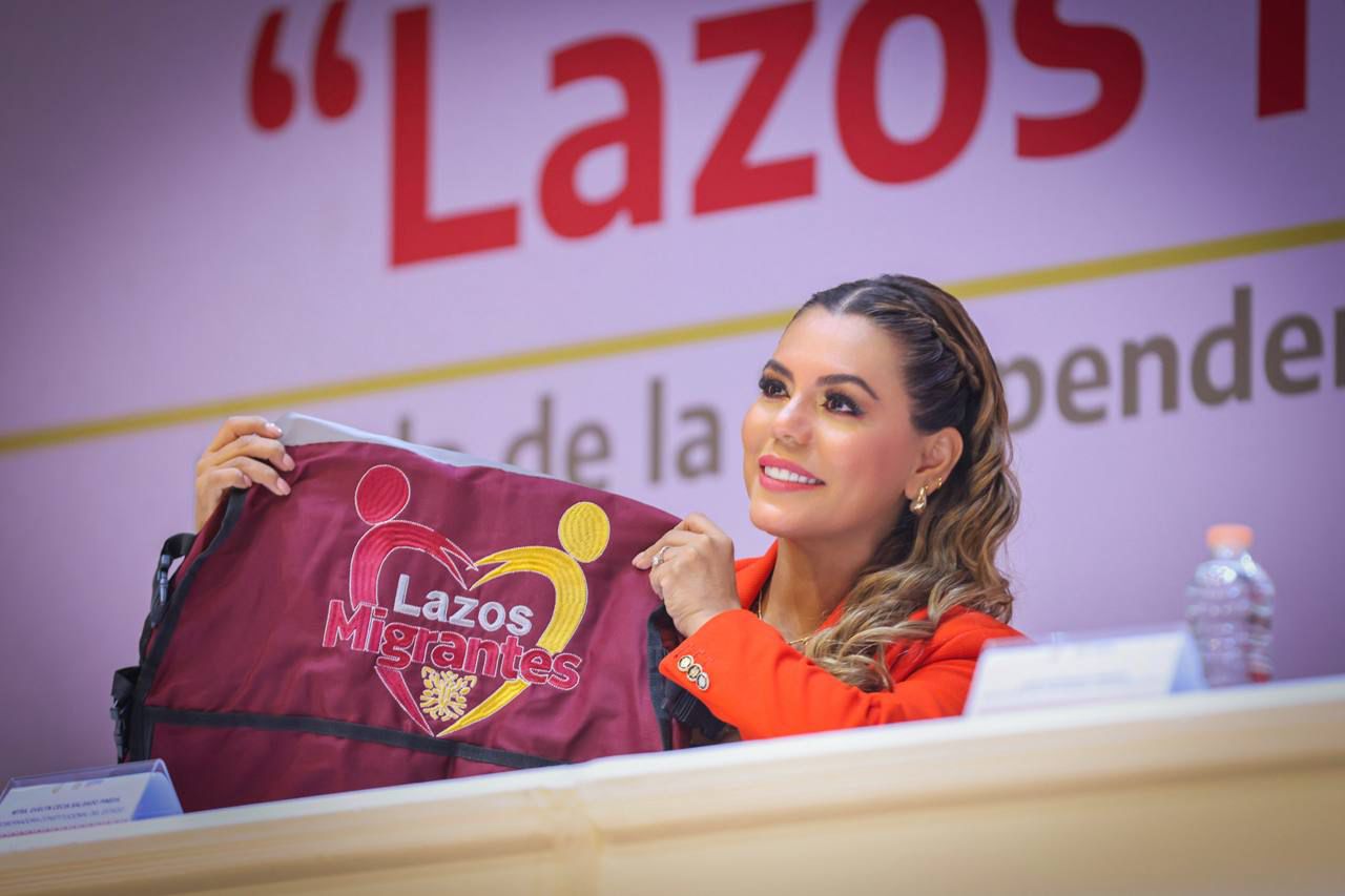 Evelyn Salgado entrega 189 visas del programa «Lazos Migrantes» en la región Norte de Guerrero