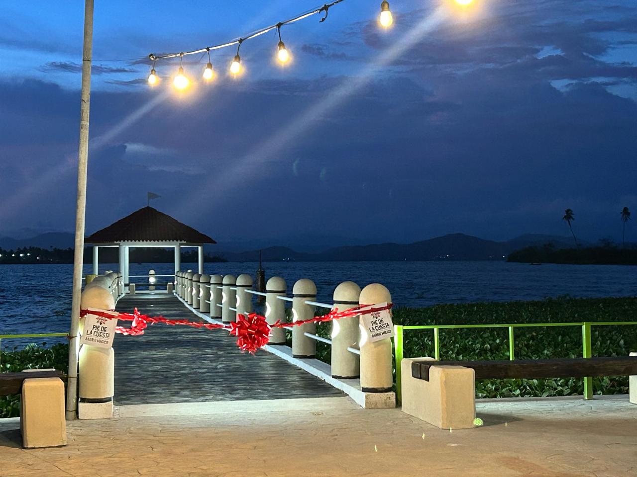 Inaugura Presidenta Abelina muelle turístico en Pie de la Cuesta