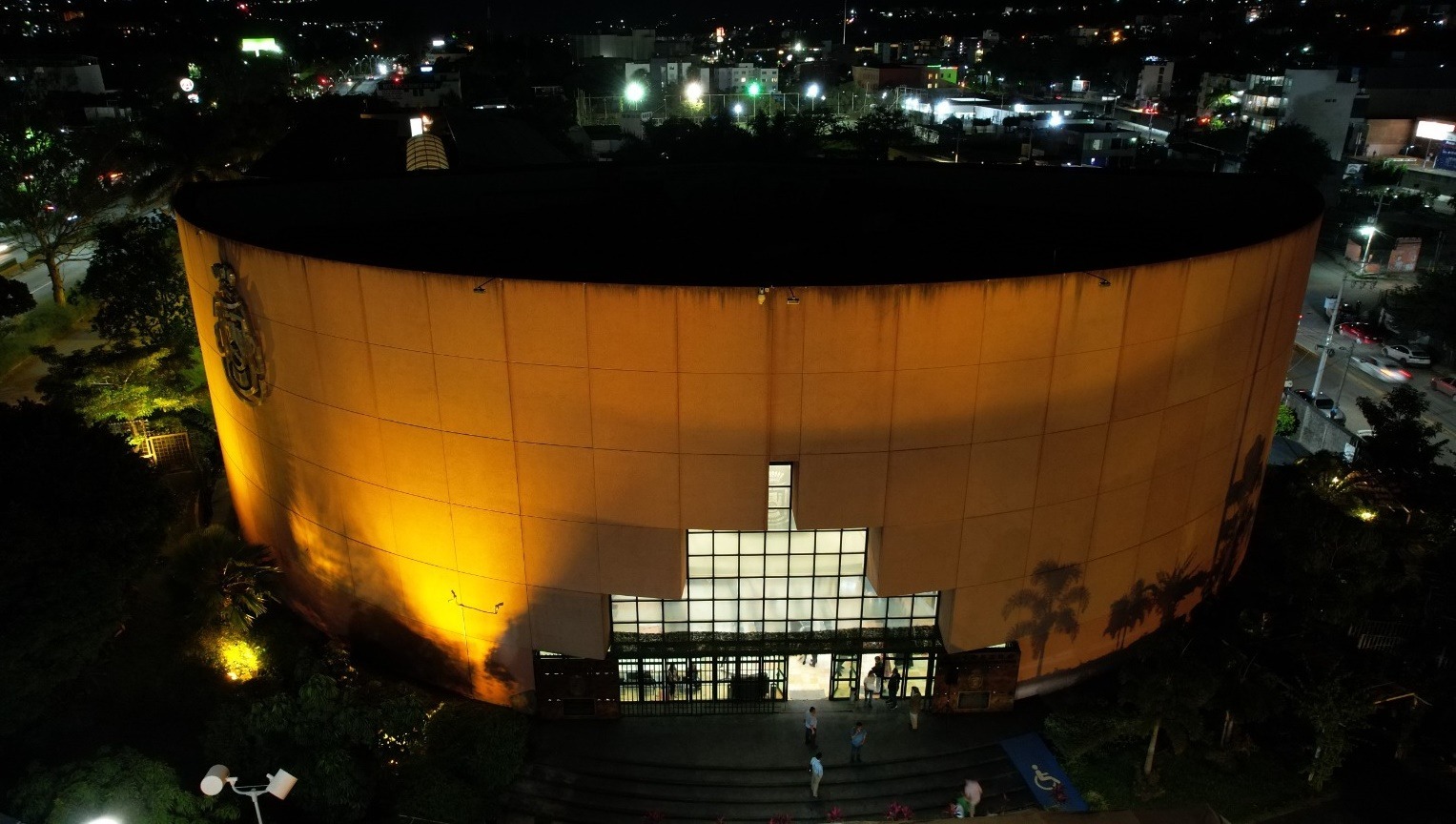 Iluminan en color dorado el Congreso de Guerrero por el mes de concientización del cáncer infantil