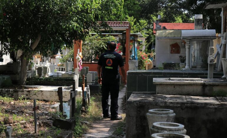 Instruye la gobernadora Evelyn Salgado acciones preventivas en panteones previo a la celebración del Día de Muertos