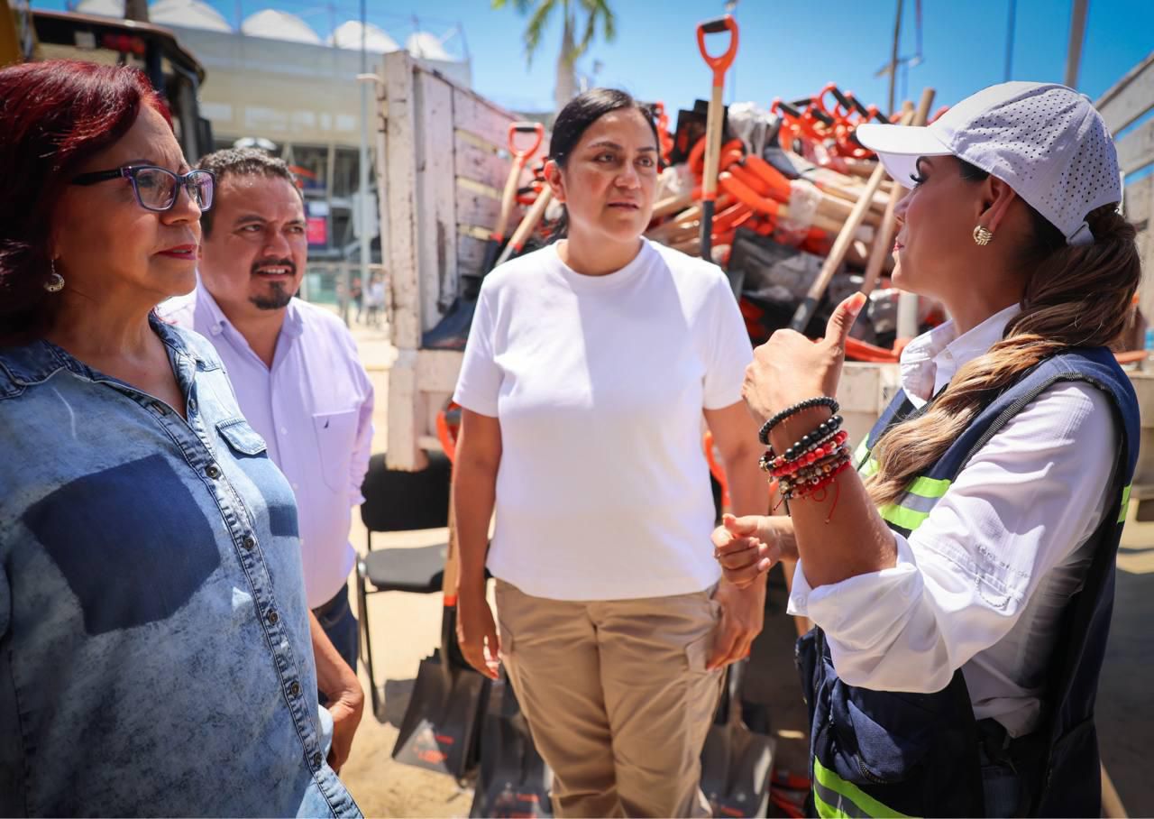 Gobierno estatal y federal refuerzan estrategia de Brigadas de Limpieza en colonias afectadas por el huracán John